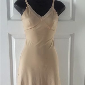 SPANX SIMPLICITY SLIP NUDE LINGERIE
